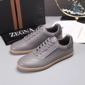 Men's Leather Casual Sneakers image 1
