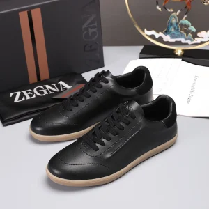 Men's Leather Casual Sneakers image 1