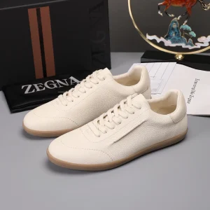 Men's Leather Casual Sneakers image 1