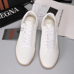 Men's Leather Casual Sneakers image 1