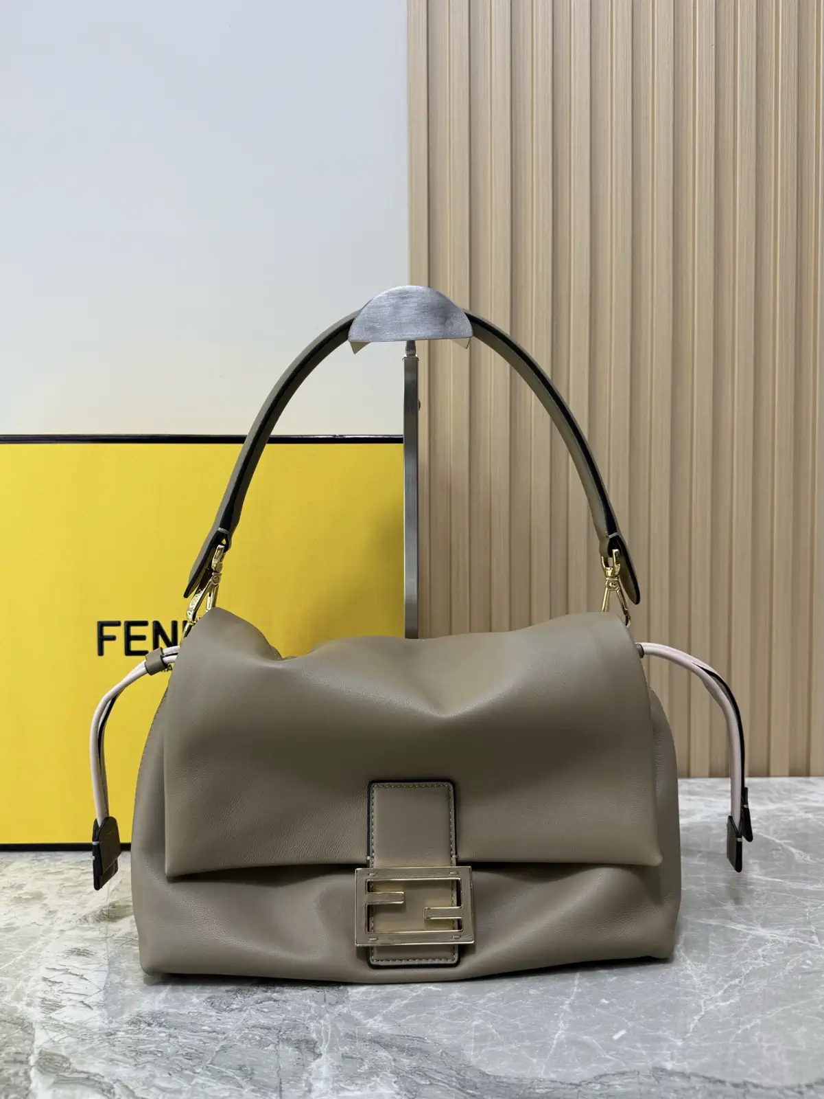 FENDI Mamma Baguette Shoulder Bag image 1
