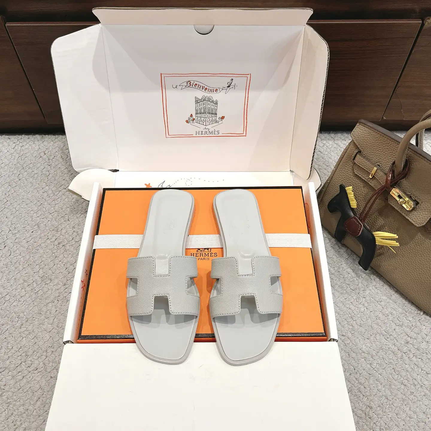 HOran Series Fashion Slippers image 1