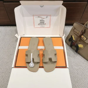 HOran Fashion Slippers image 1
