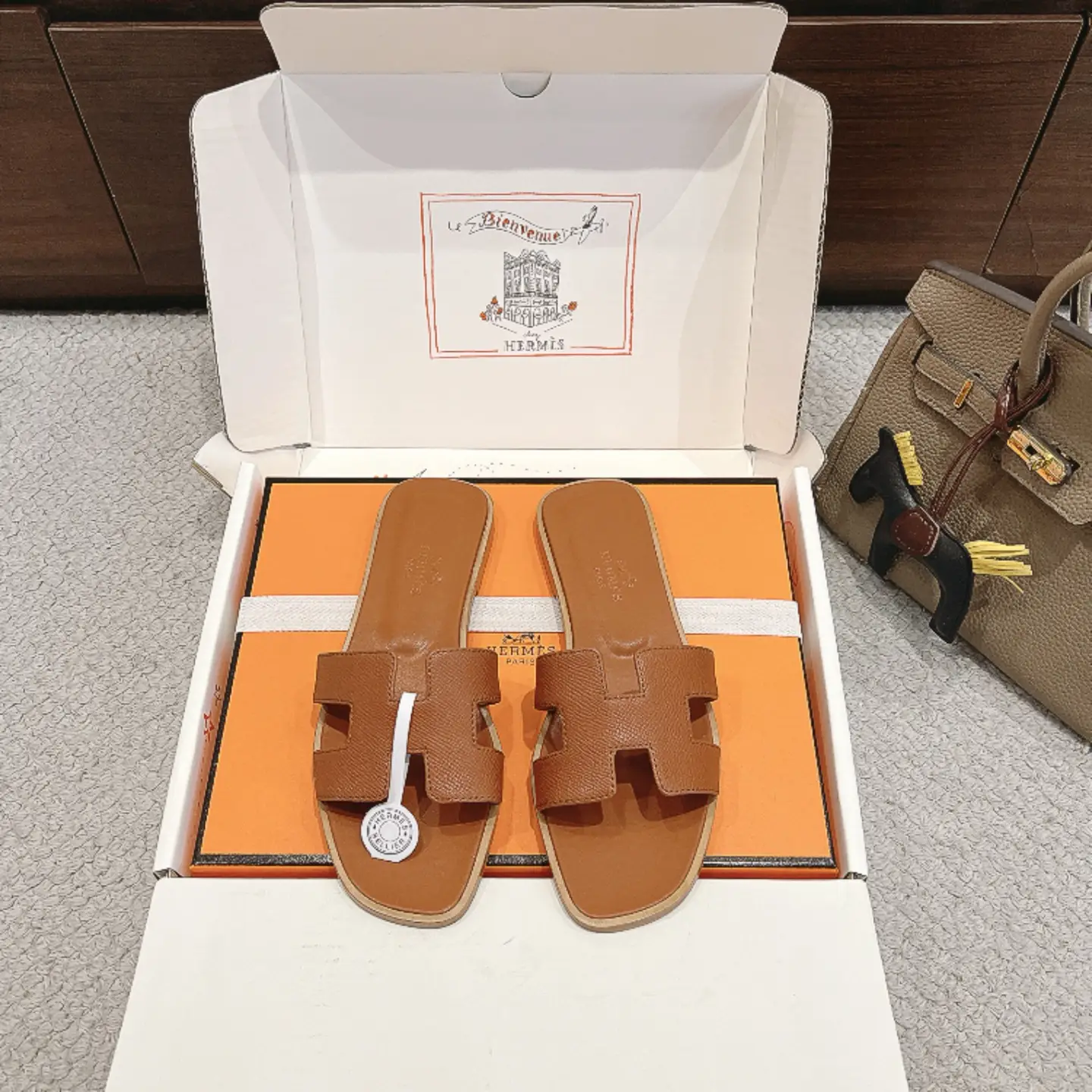 HOran Series Fashionable Shoes image 1