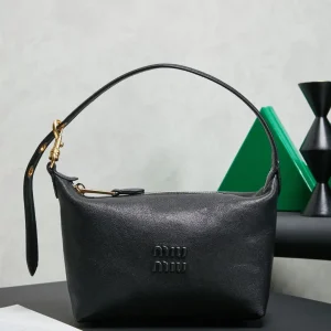 Miu Miu Black Leather Shoulder Bag image 1