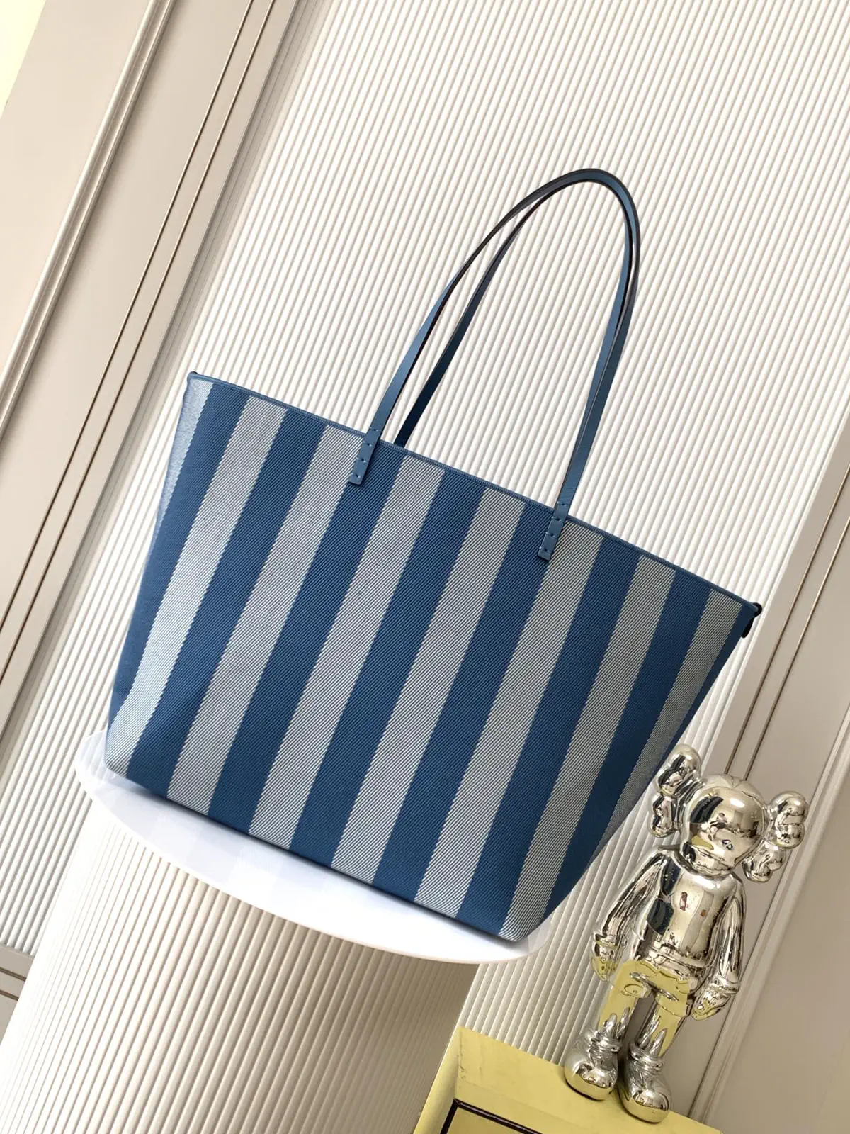 FENDI Striped Large Roll Tote Bag image 1