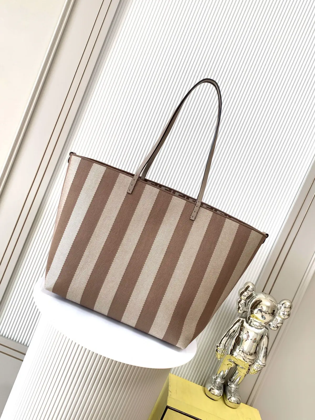 FENDI Roll Large Striped Tote Bag image 1