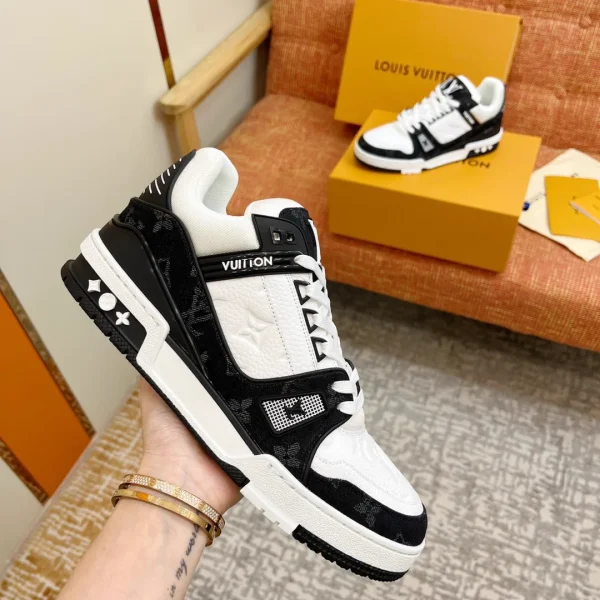 Classic Casual Sports Trainer Shoes image 1