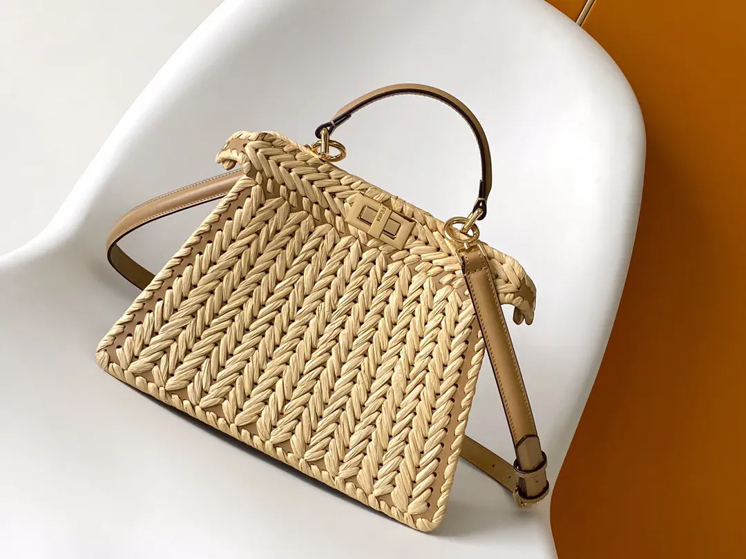 FENDI Peekaboo ISeeU Top Handle Bag image 1