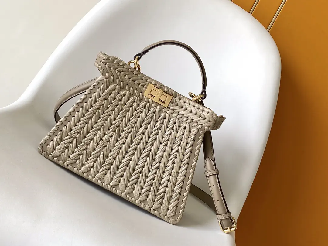FENDI Peekaboo ISeeU Top Handle Bag image 1