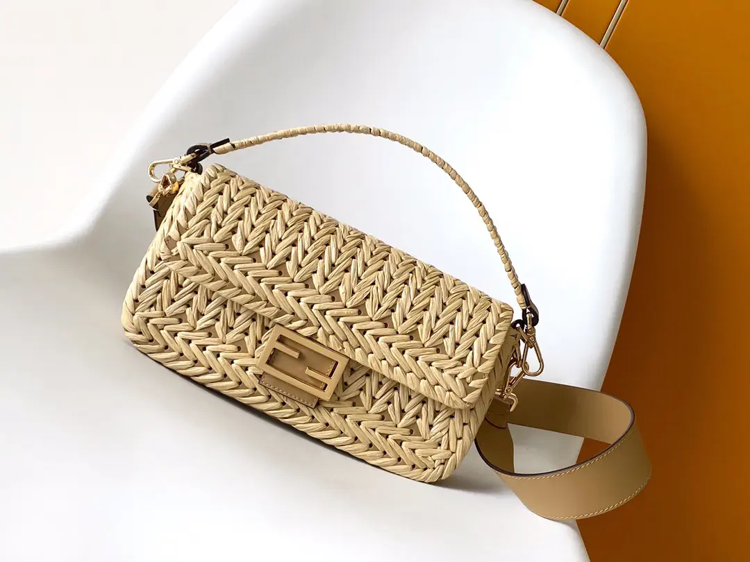 FENDI Baguette Straw Shoulder Bag image 1