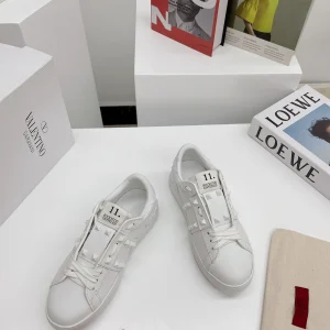 White Rockstud Untitled Low-Top Sneakers image 1