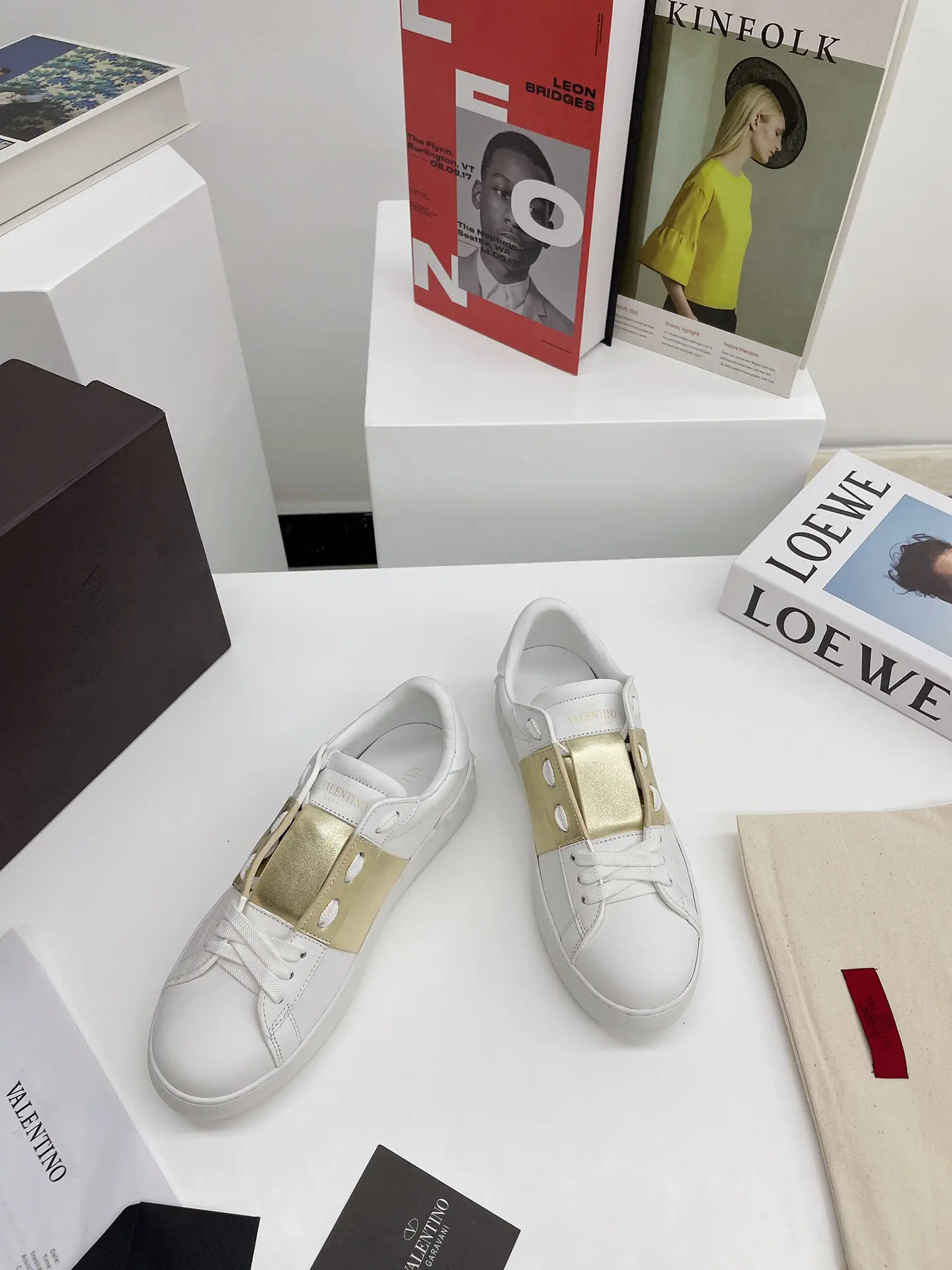 White Low-Top Sneakers with Gold Accent image 1