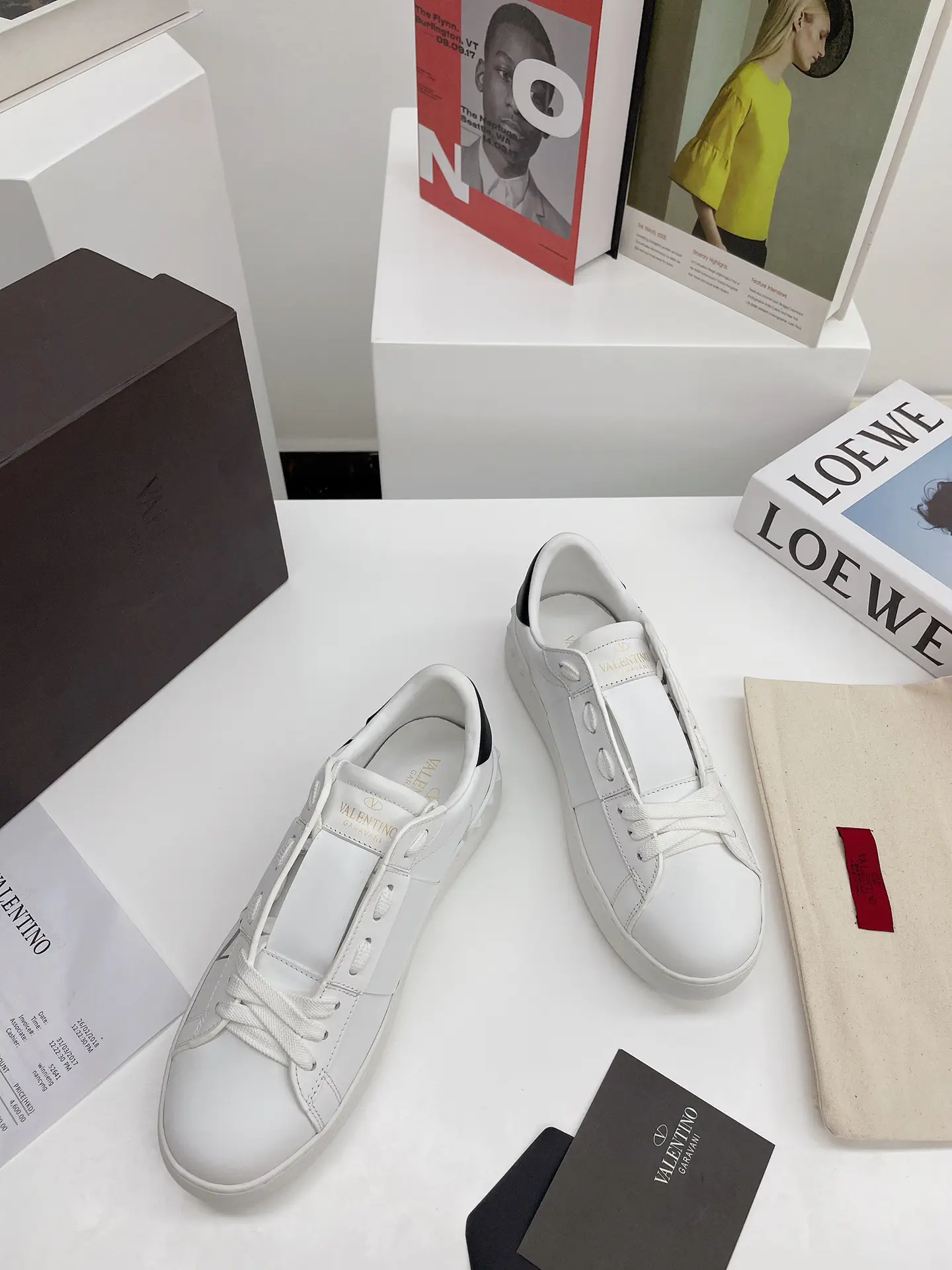 White Low-Top Casual Sneakers image 1