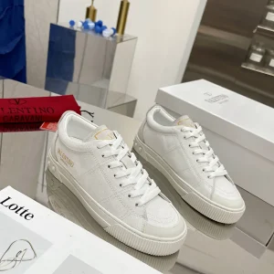 Unisex Casual Sneakers image 1