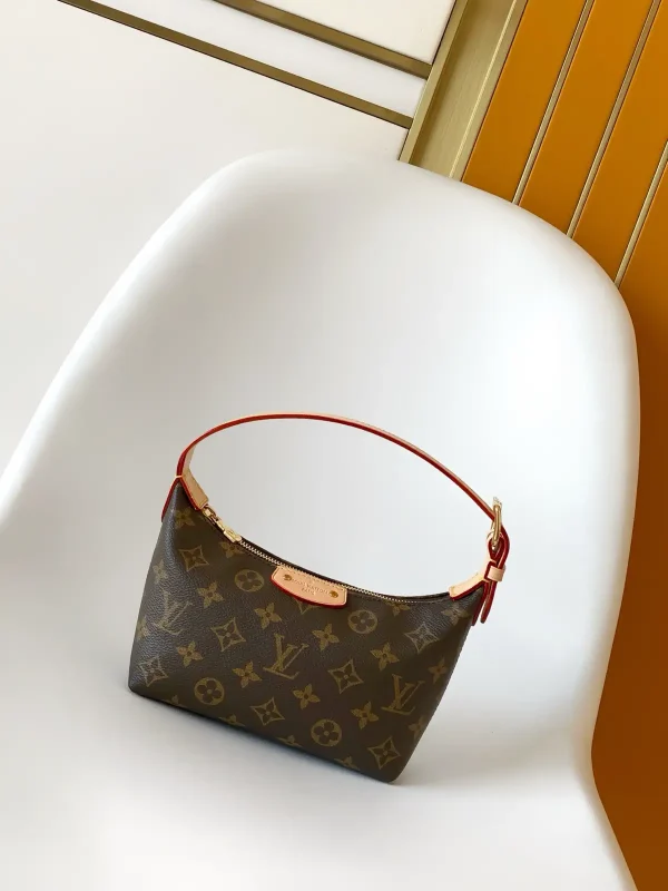 Louis Vuitton Monogram Hills Pochette Shoulder Bag image 1