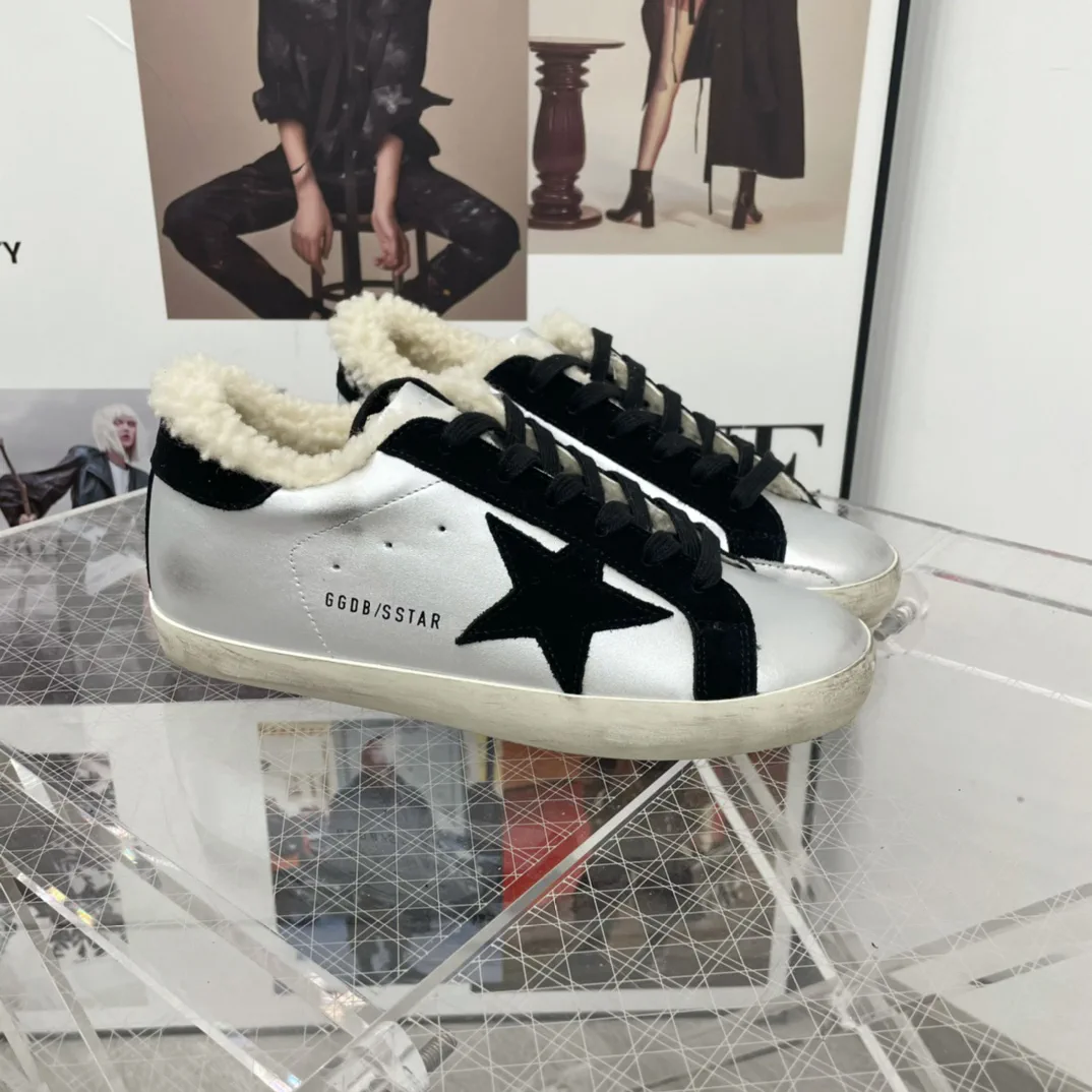 Women's Super Star Fleece Lined Low Top Sneakers image 1
