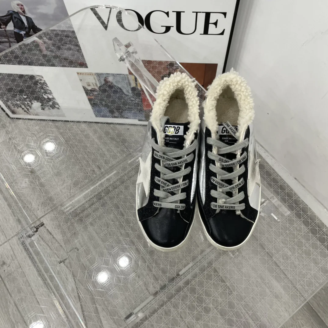 Women's Super Star Fleece Lined Sneakers image 1