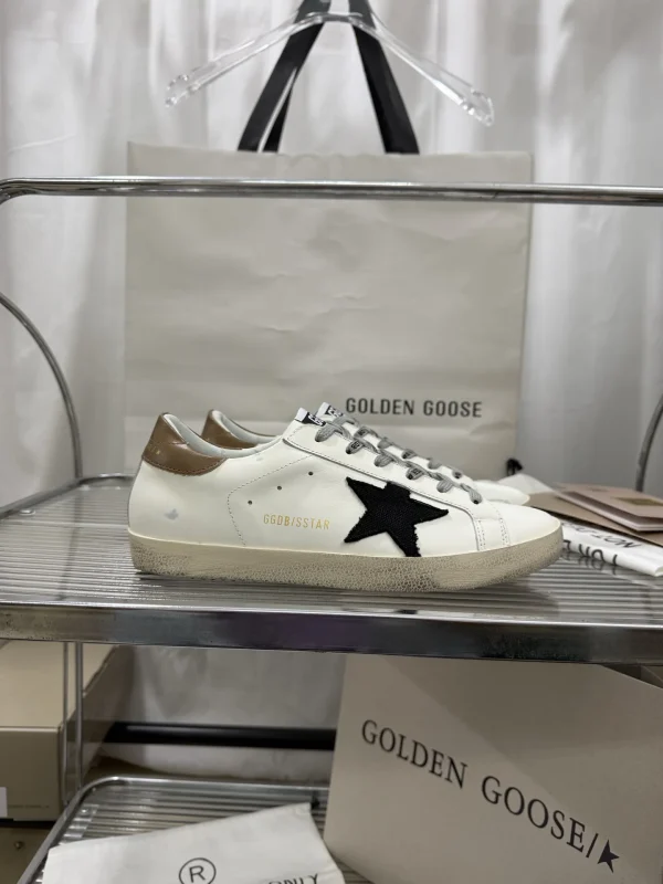GGDB SUPERSTAR Series Low-Top Sneakers image 1