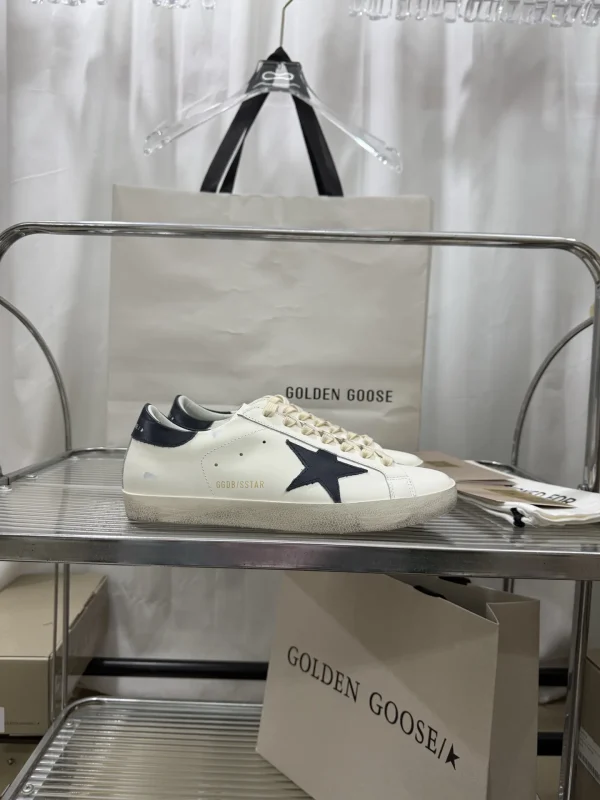 GGDB SUPERSTAR Series Low-Top Sneakers image 1