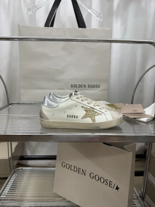 SUPERSTAR Series Low-Top Sneakers image 1