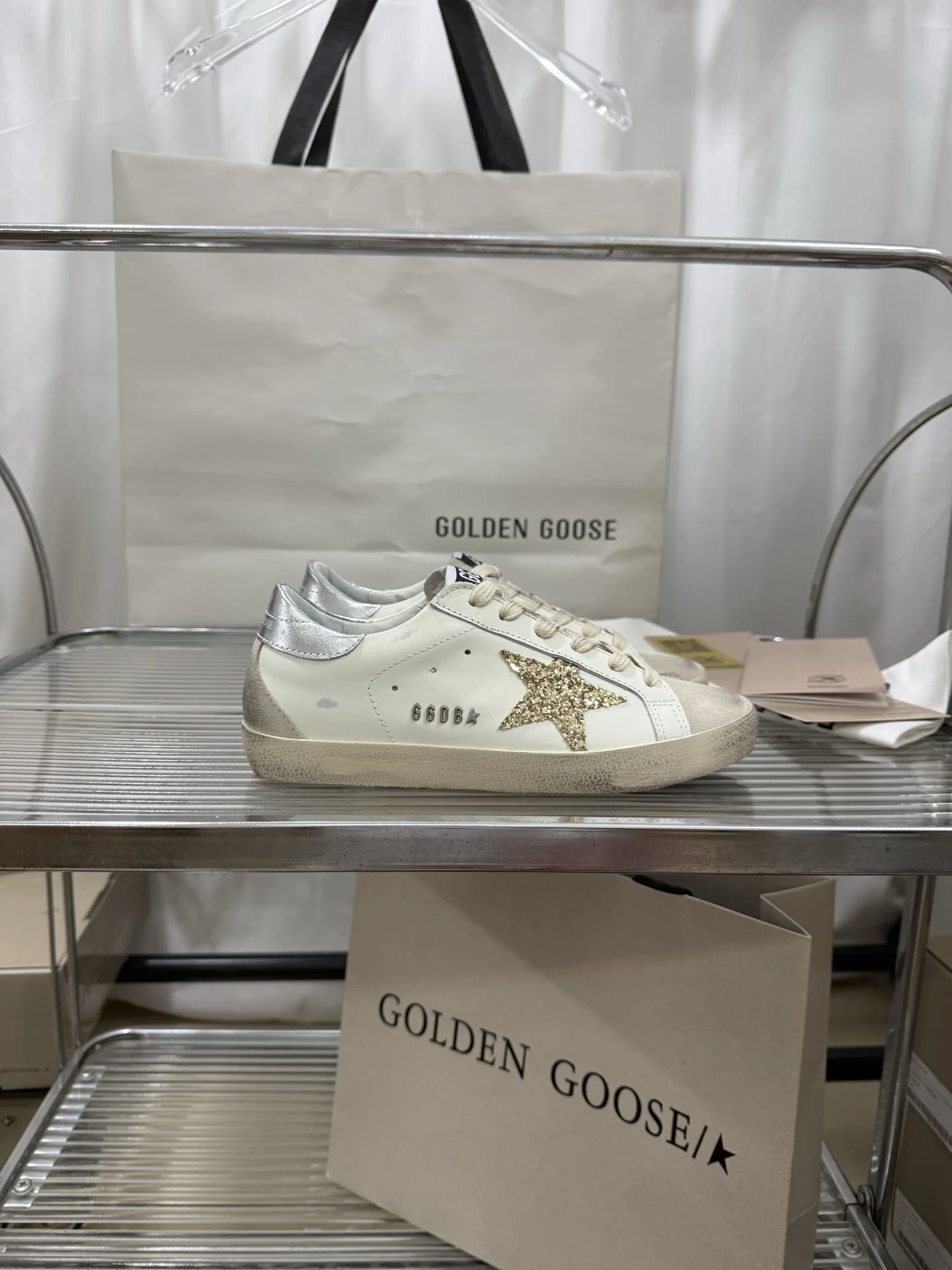 SUPERSTAR Series Low-Top Sneakers image 1