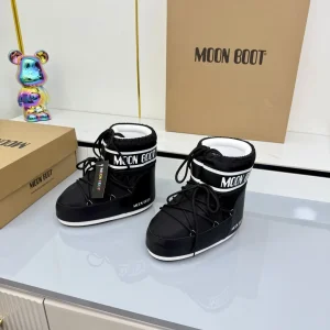 Black Moon Boot Short Snow Boots image 1