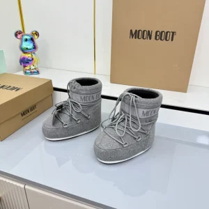 Gray Felt Lace-Up Ankle Snow Boots image 1