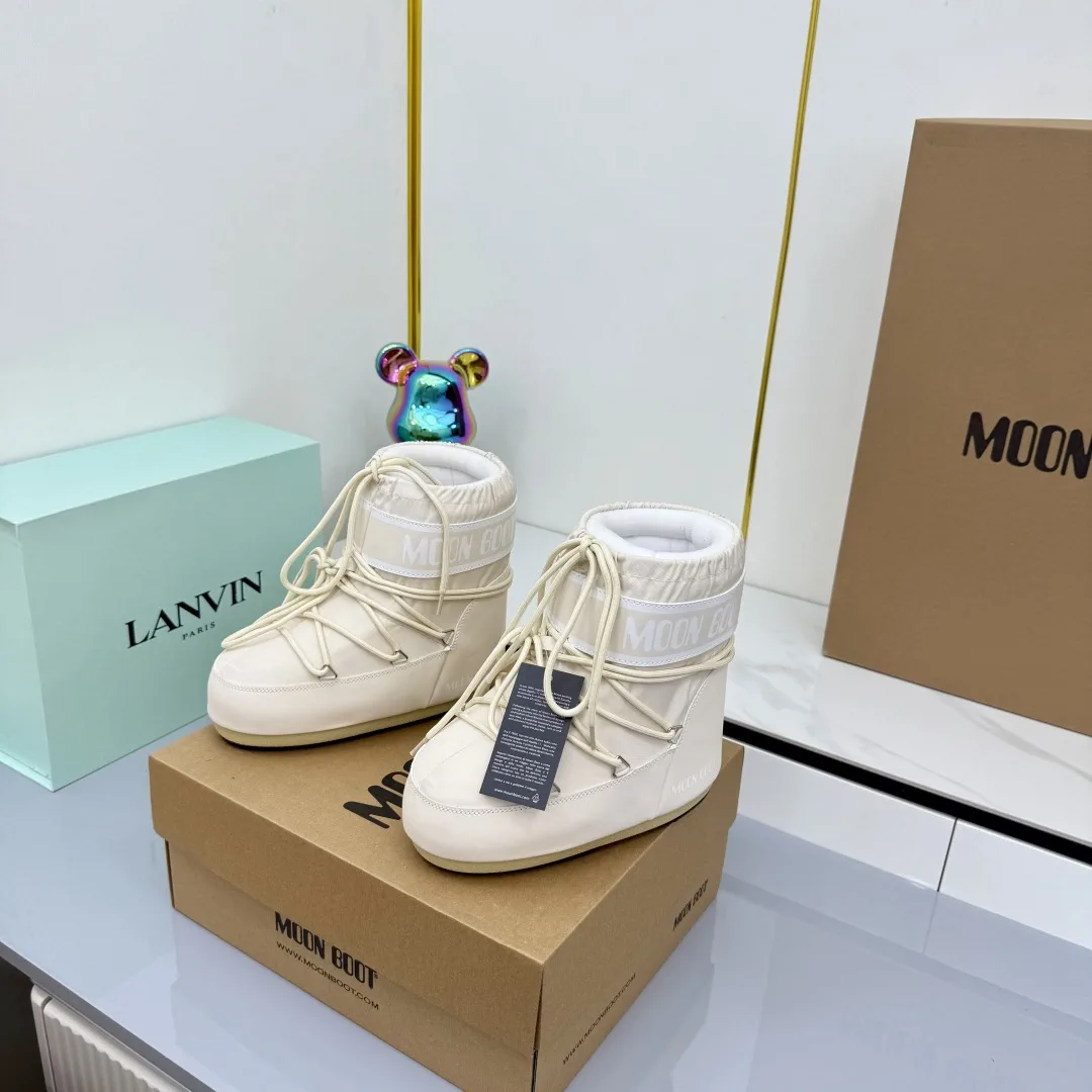 Cream Short Moon Snow Boots with Hidden Heel image 1