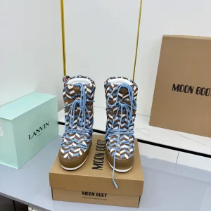 Chevron Pattern Lace-Up Snow Boots image 1