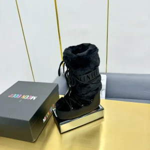 Black Faux Fur Lace-Up Snow Boots image 1