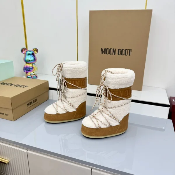 Fleece Lace-Up Short Snow Boots image 1
