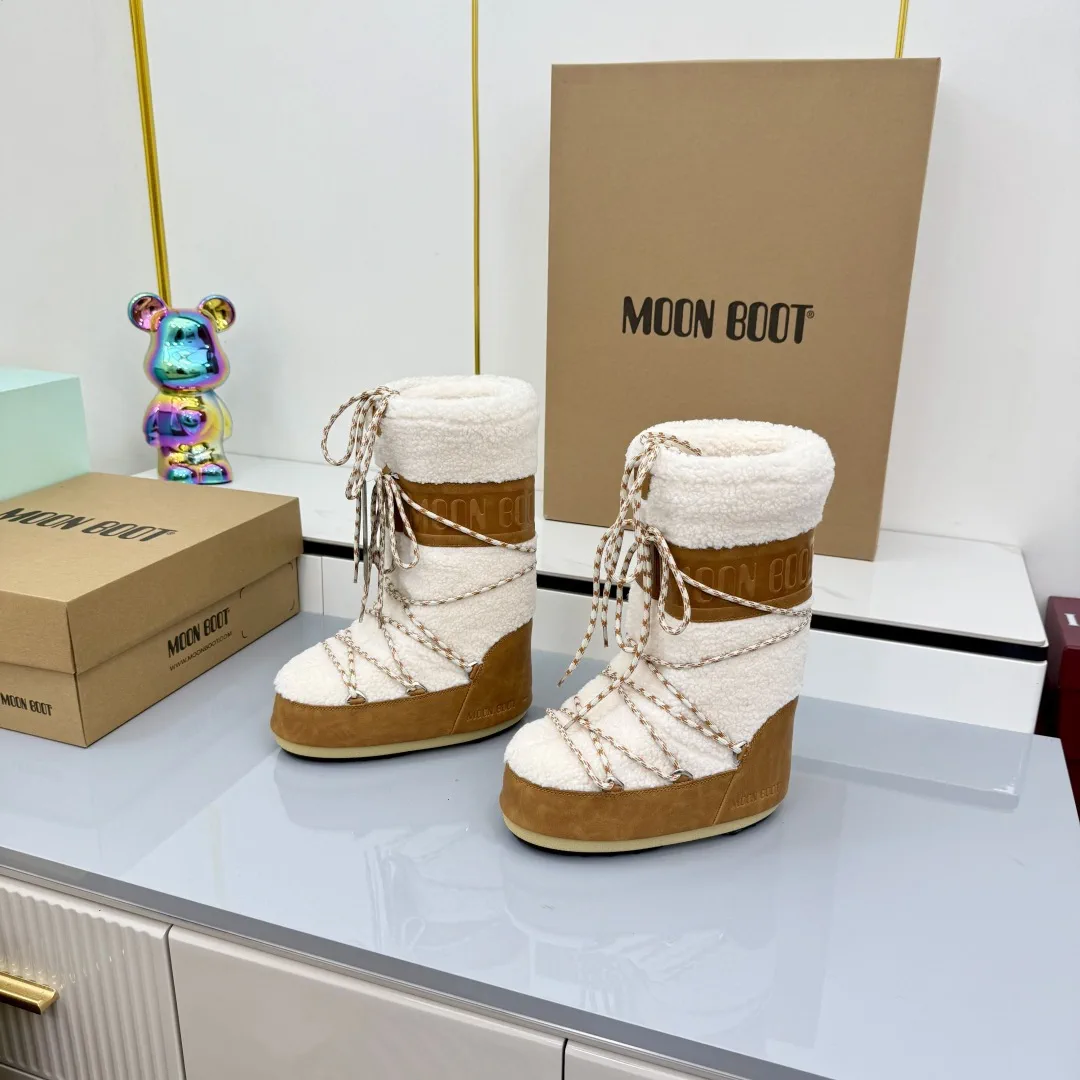 Fleece Lace-Up Short Snow Boots image 1