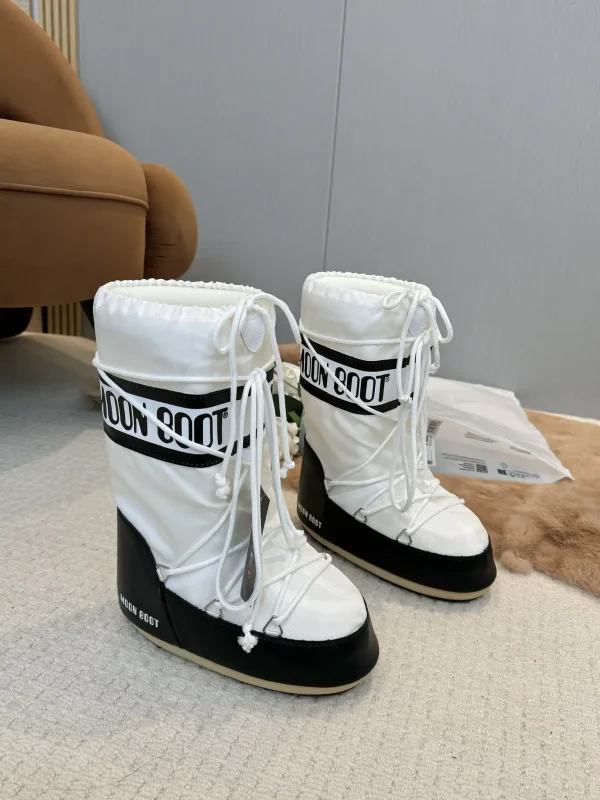 White Moon Boot Snow Boots with 4cm Inner Wedge image 1