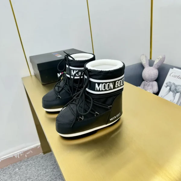 Black Short Moon Snow Boots image 1