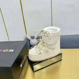Beige Short Moon Snow Boots image 1