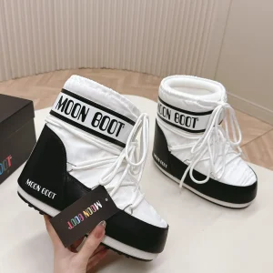 Short Snow Boots with Hidden Heel image 1