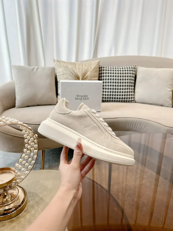 2024 New Comfort Edition Casual Sneakers image 1