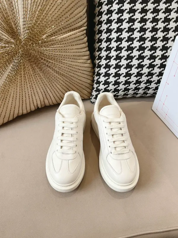2024 New Comfort Edition Casual Sneakers image 1