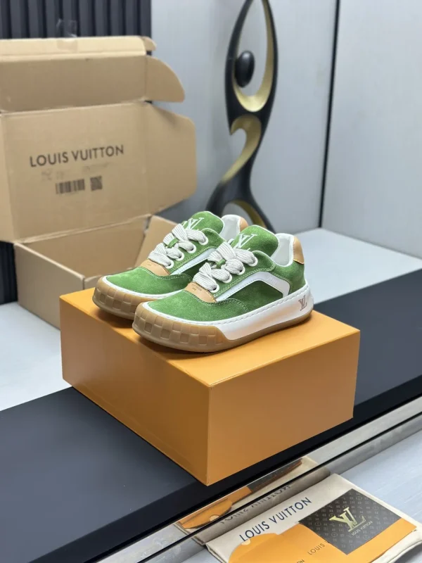 Green Low-Top Casual Sneakers image 1