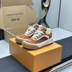 Brown Low-Top Casual Sneakers with White Laces image 1