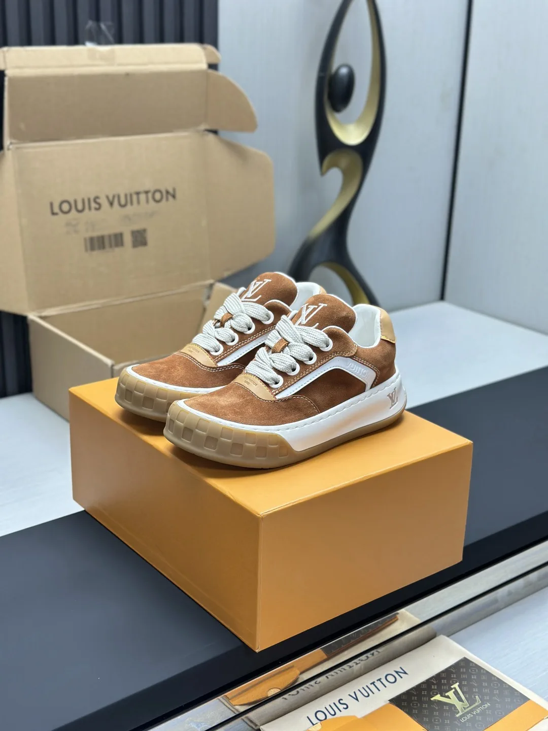 Brown Low-Top Casual Sneakers with White Laces image 1