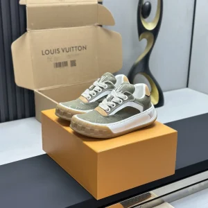 Low-Top Casual Sneakers image 1