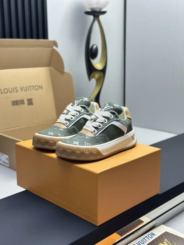 Low-Top Casual Sneakers with Monogram Pattern image 1