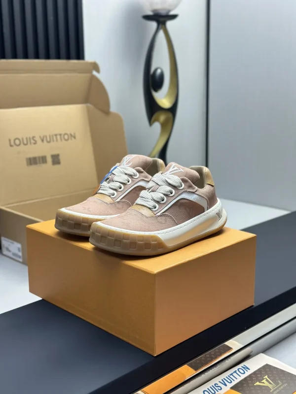 Low-Top Lace-Up Casual Sneakers image 1