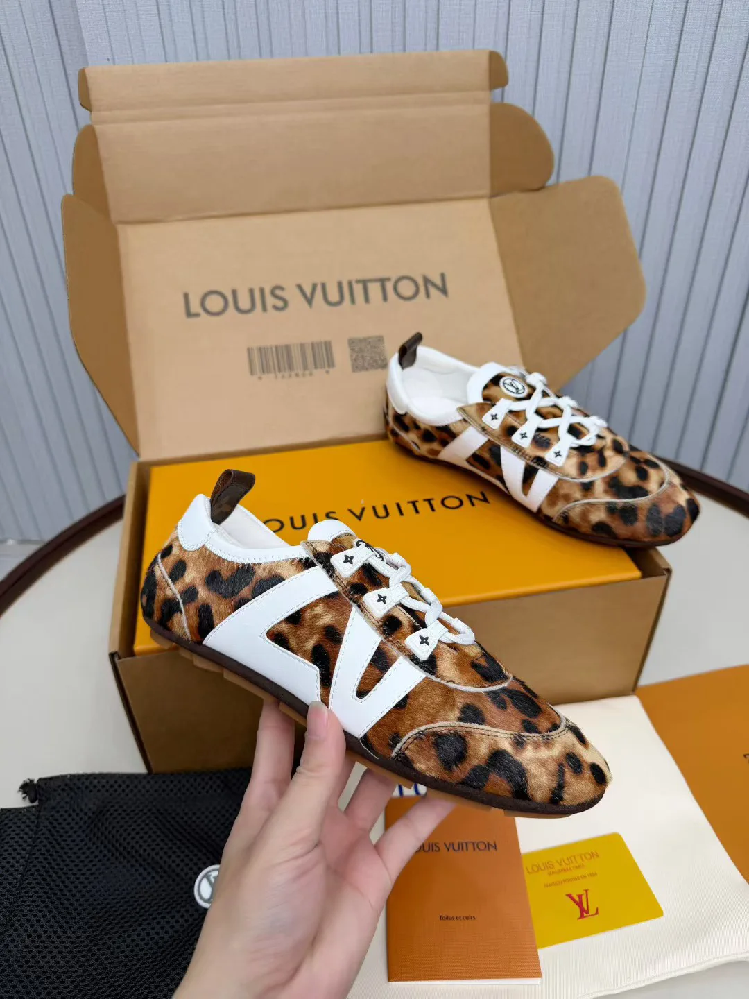 Leopard Print Lace-Up Retro Casual Sneakers image 1