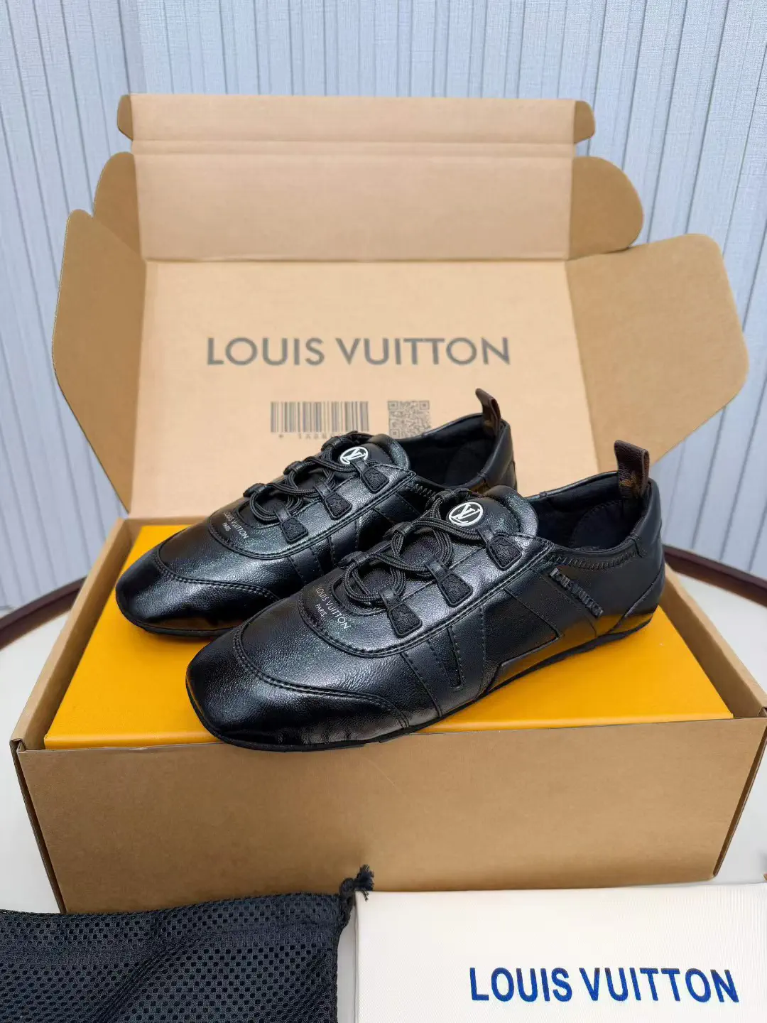 Retro Lace-Up Casual Sneakers image 1
