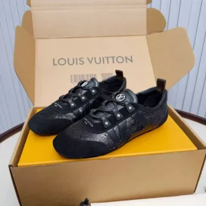 Women's Retro Lace-Up Casual Sneakers image 1
