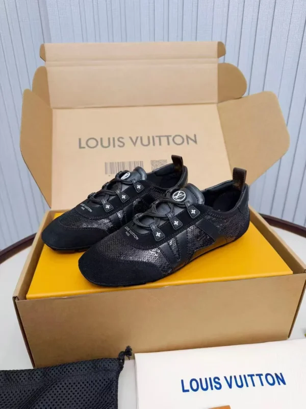 Women's Retro Lace-Up Casual Sneakers image 1