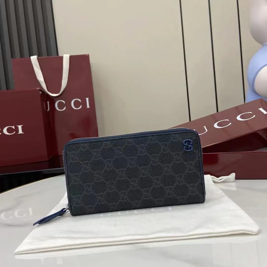 Gucci GG Supreme Canvas Zip Around Wallet image 1
